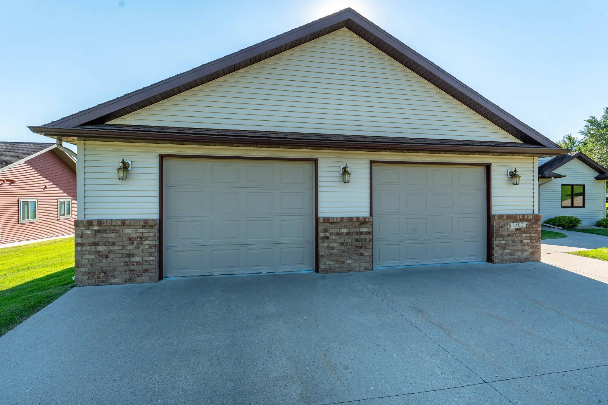 1502 Viking Court
