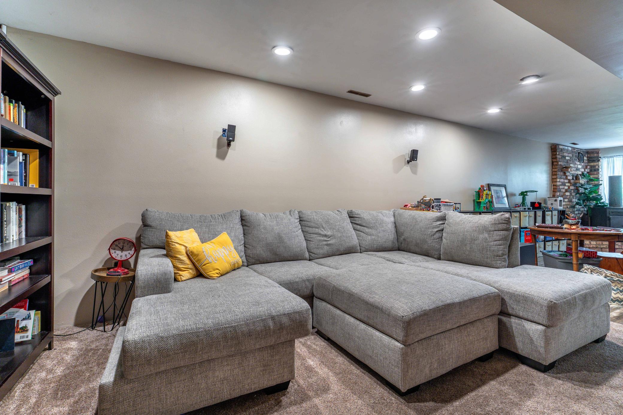 620 W 7th Avenue
