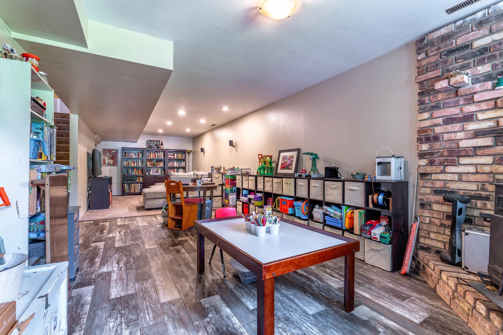 620 W 7th Avenue
