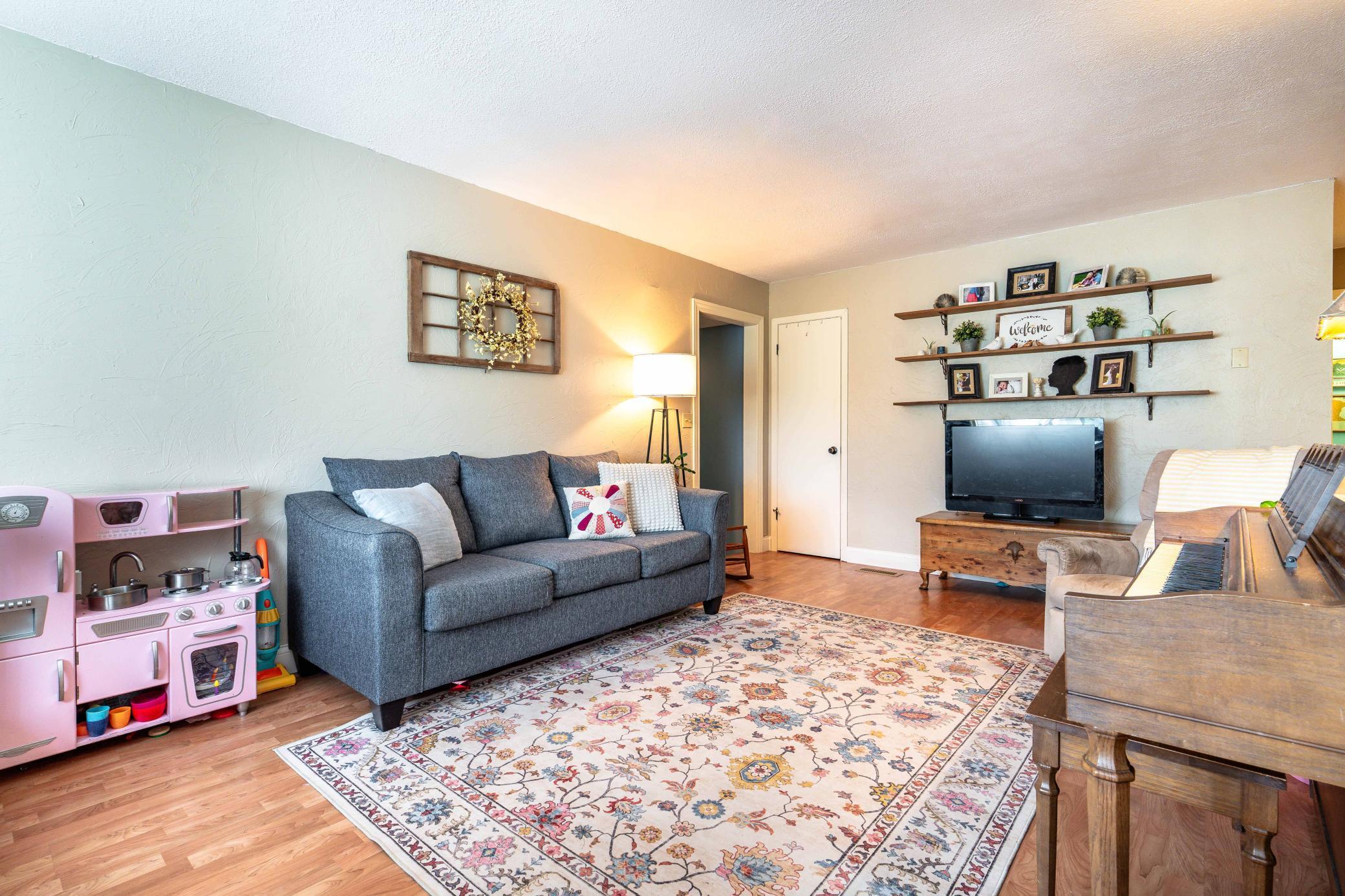 620 W 7th Avenue
