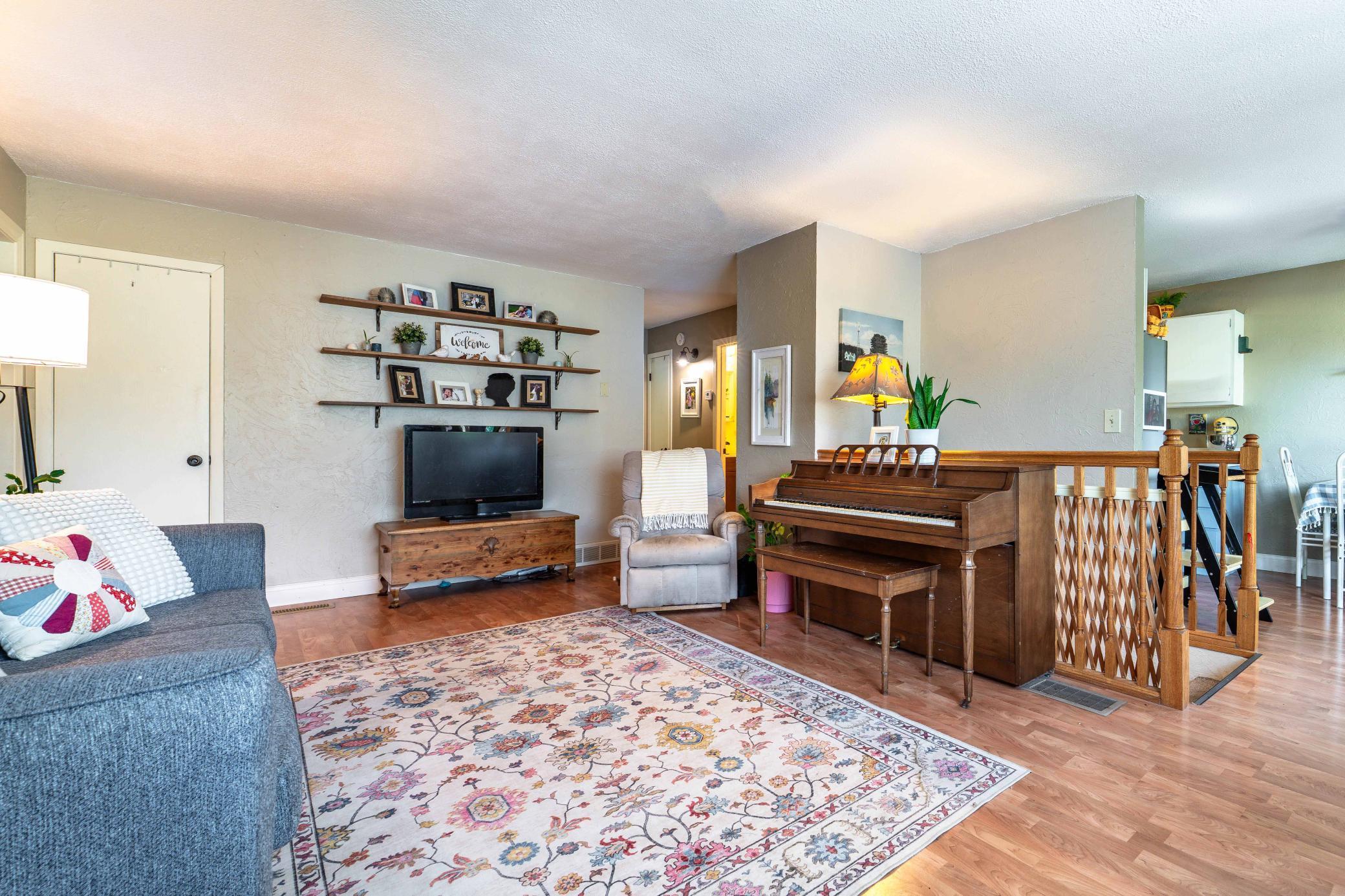 620 W 7th Avenue