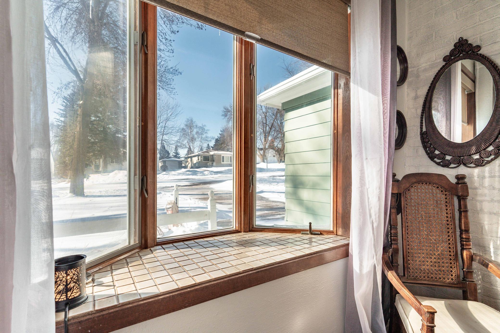 526 W Douglas Avenue