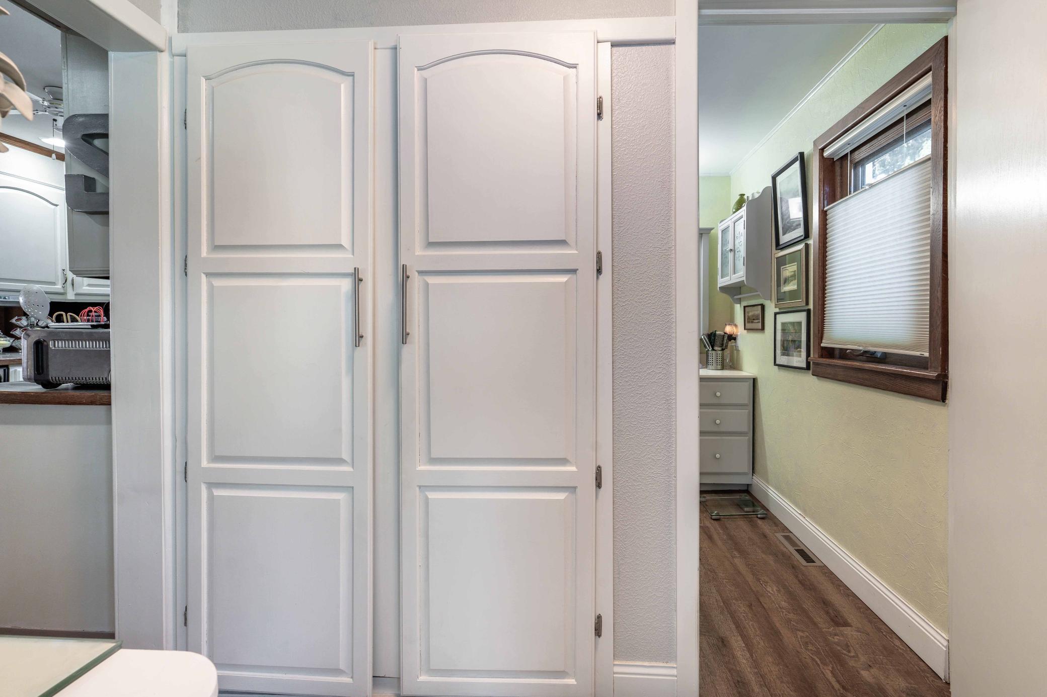 526 W Douglas Avenue