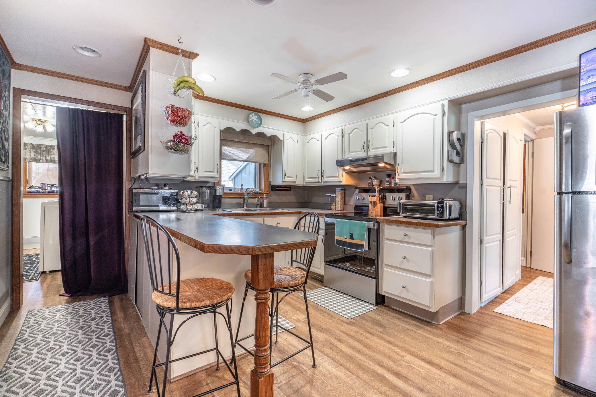 526 W Douglas Avenue