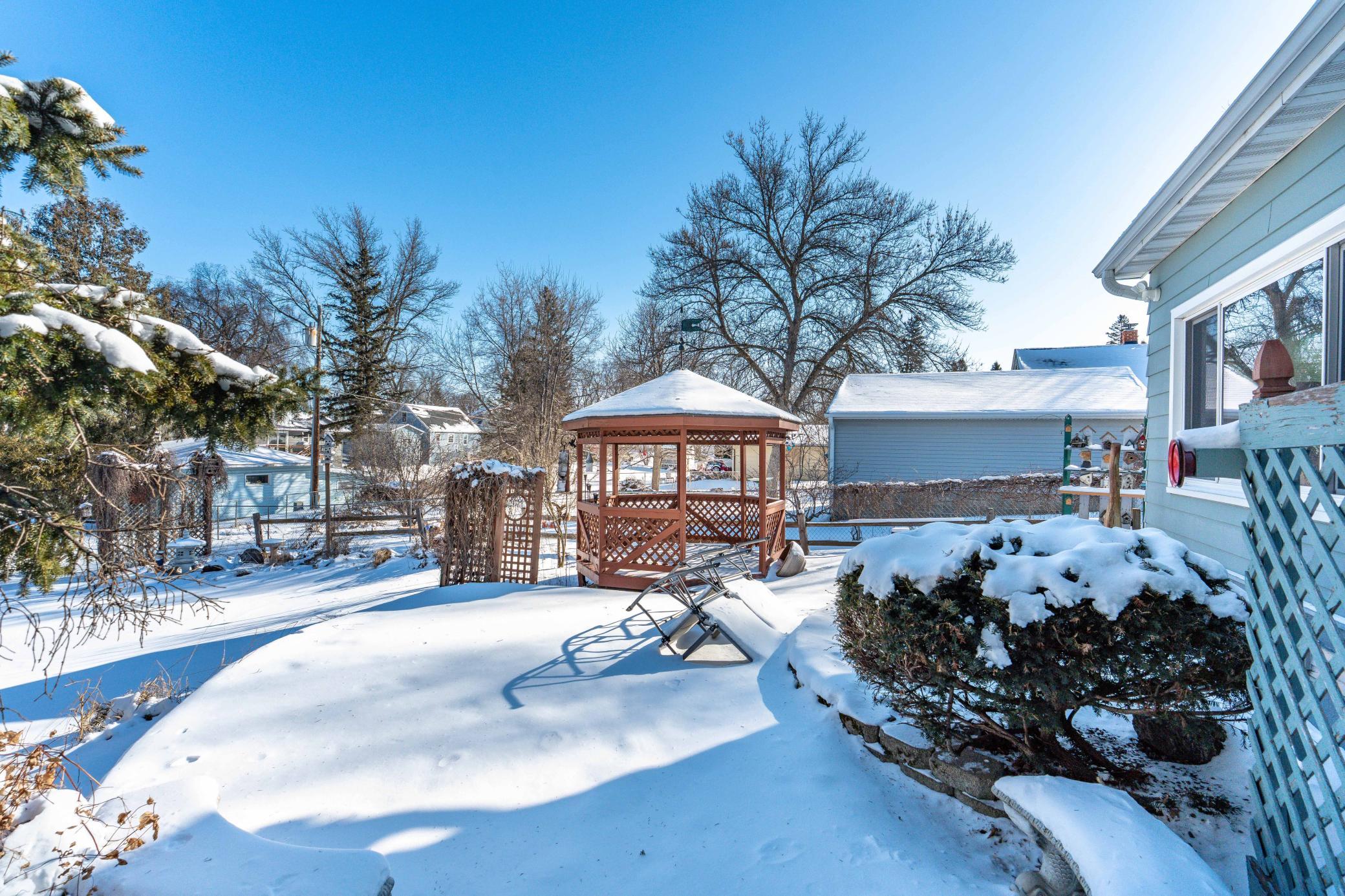 526 W Douglas Avenue