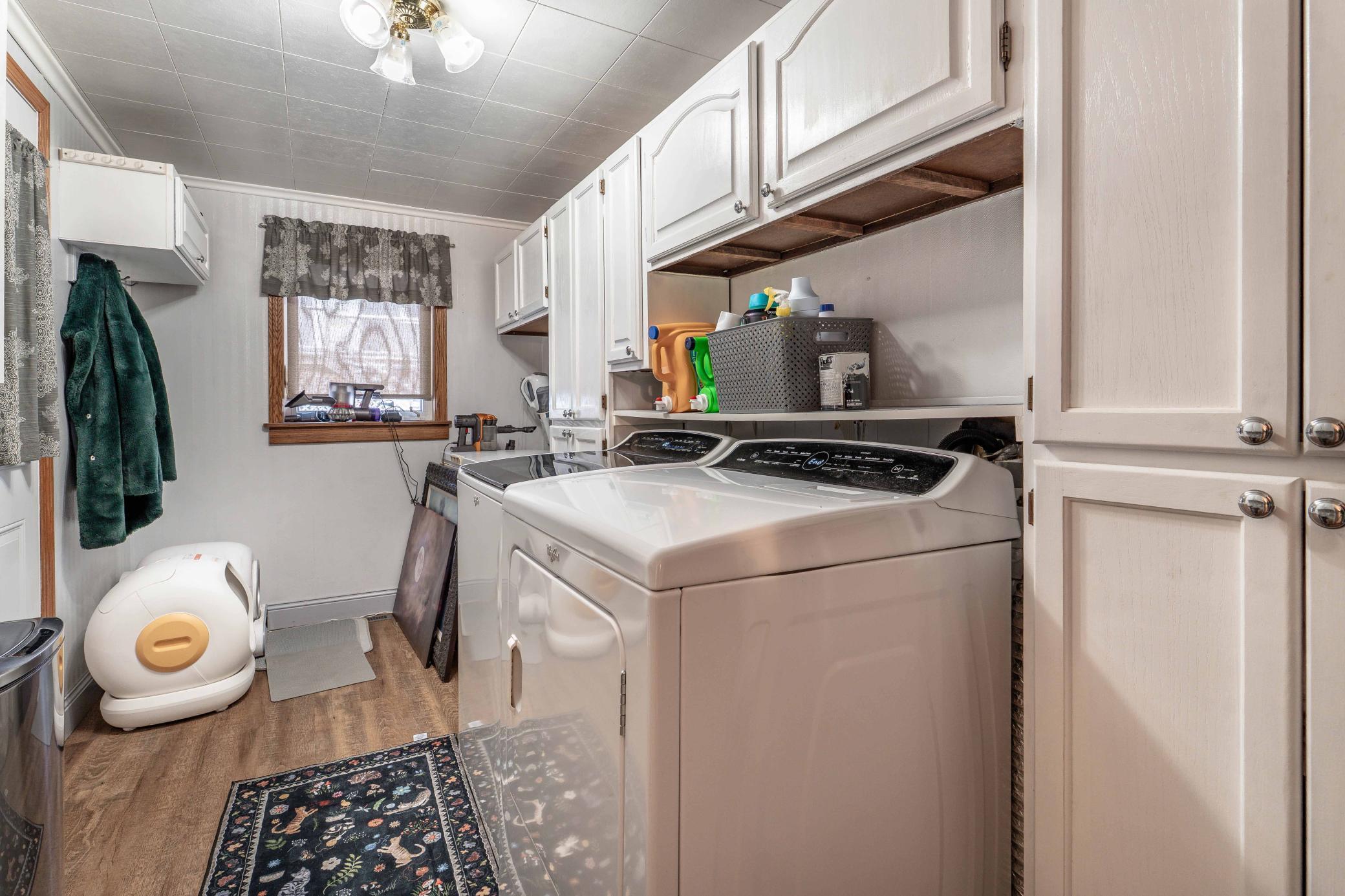 526 W Douglas Avenue