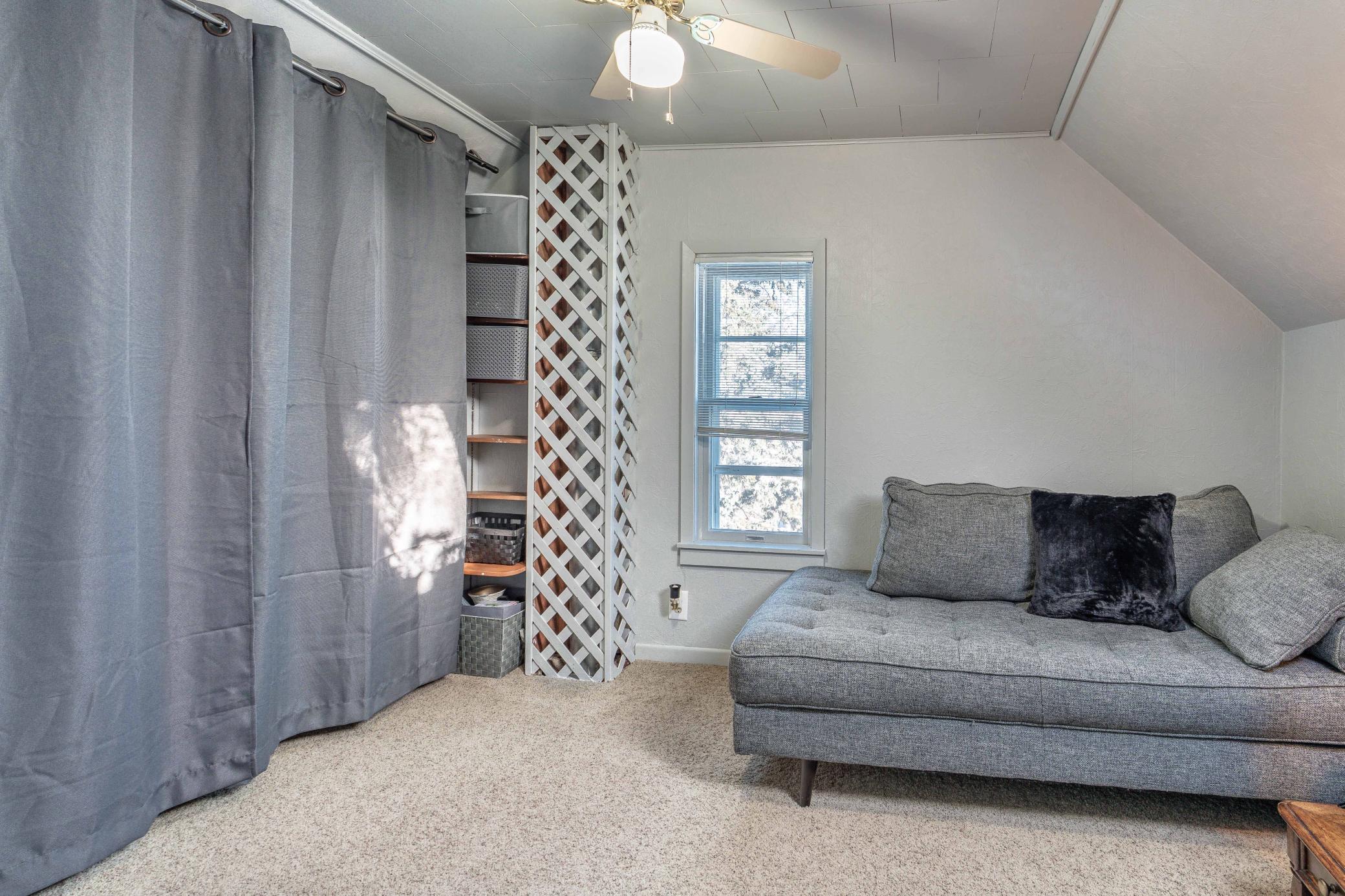 526 W Douglas Avenue