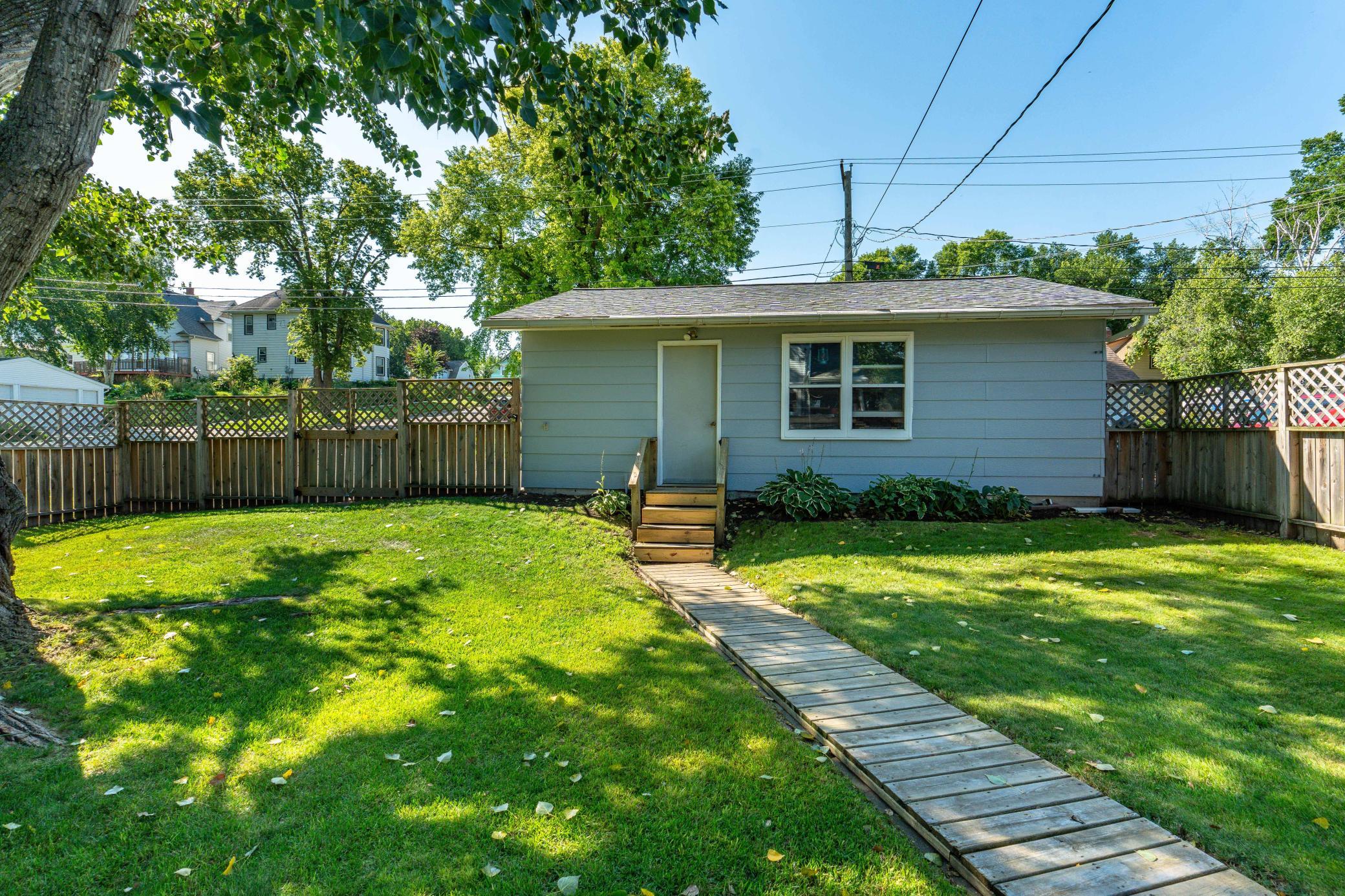 228 E Vernon Avenue