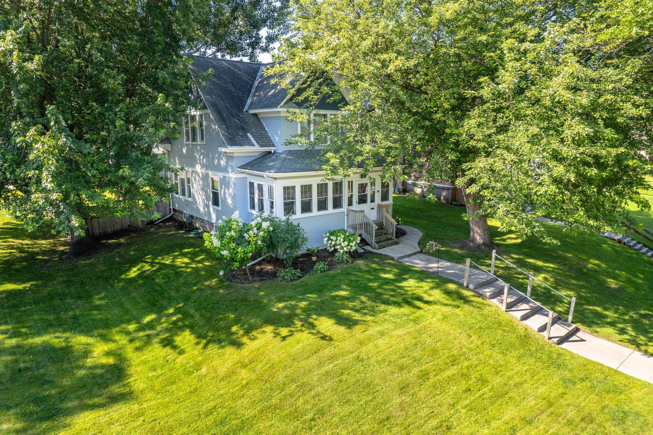 228 E Vernon Avenue
