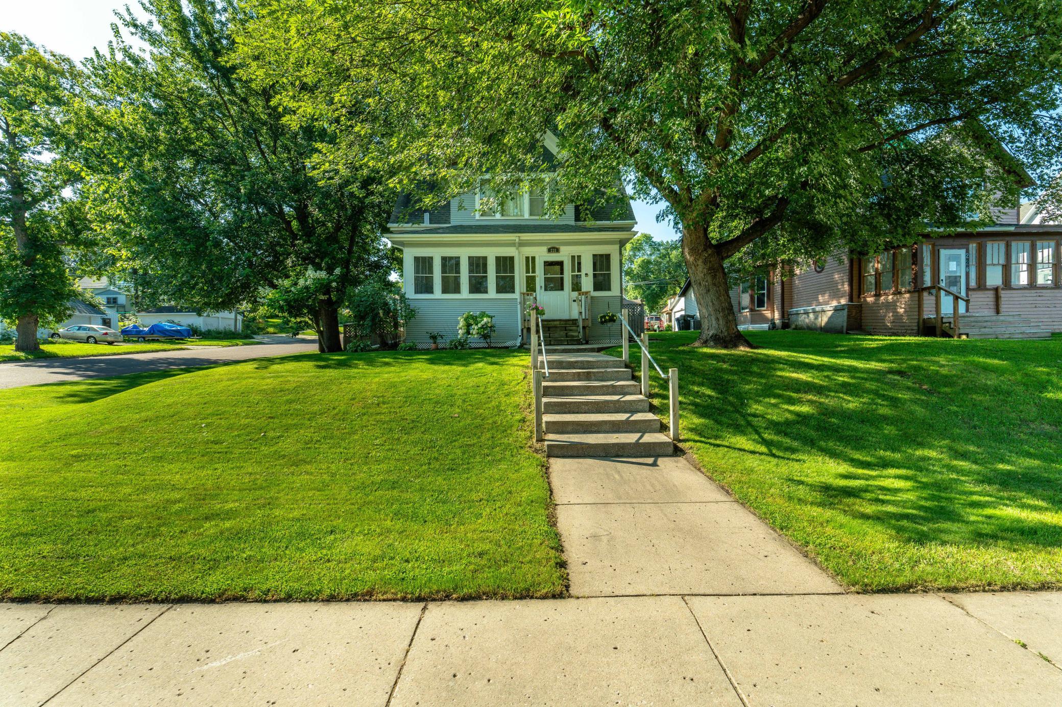 228 E Vernon Avenue