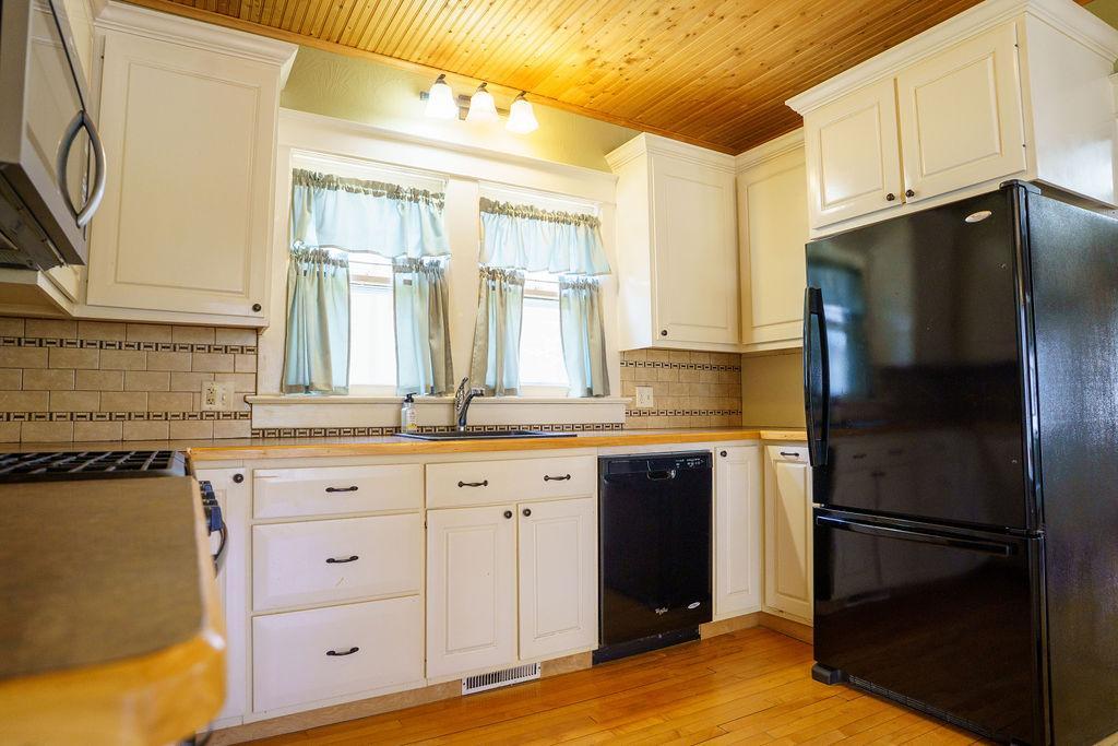 228 E Vernon Avenue