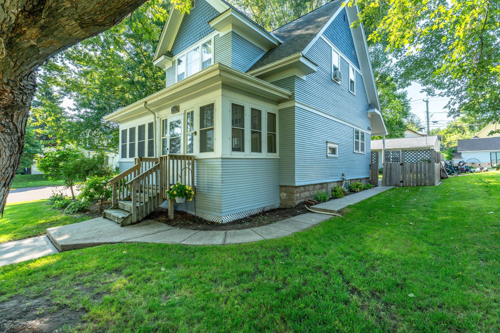 228 E Vernon Avenue