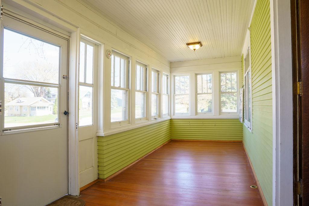 228 E Vernon Avenue