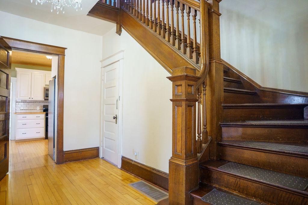 228 E Vernon Avenue