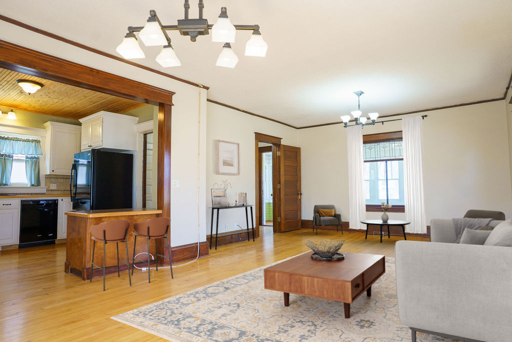 228 E Vernon Avenue
