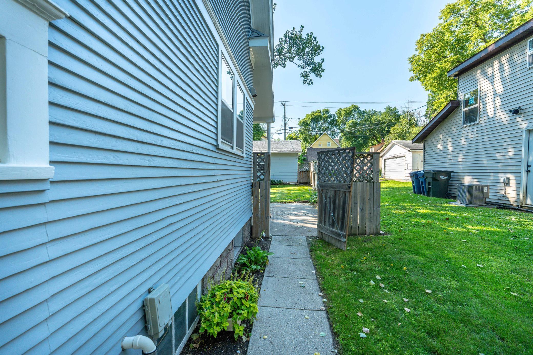 228 E Vernon Avenue