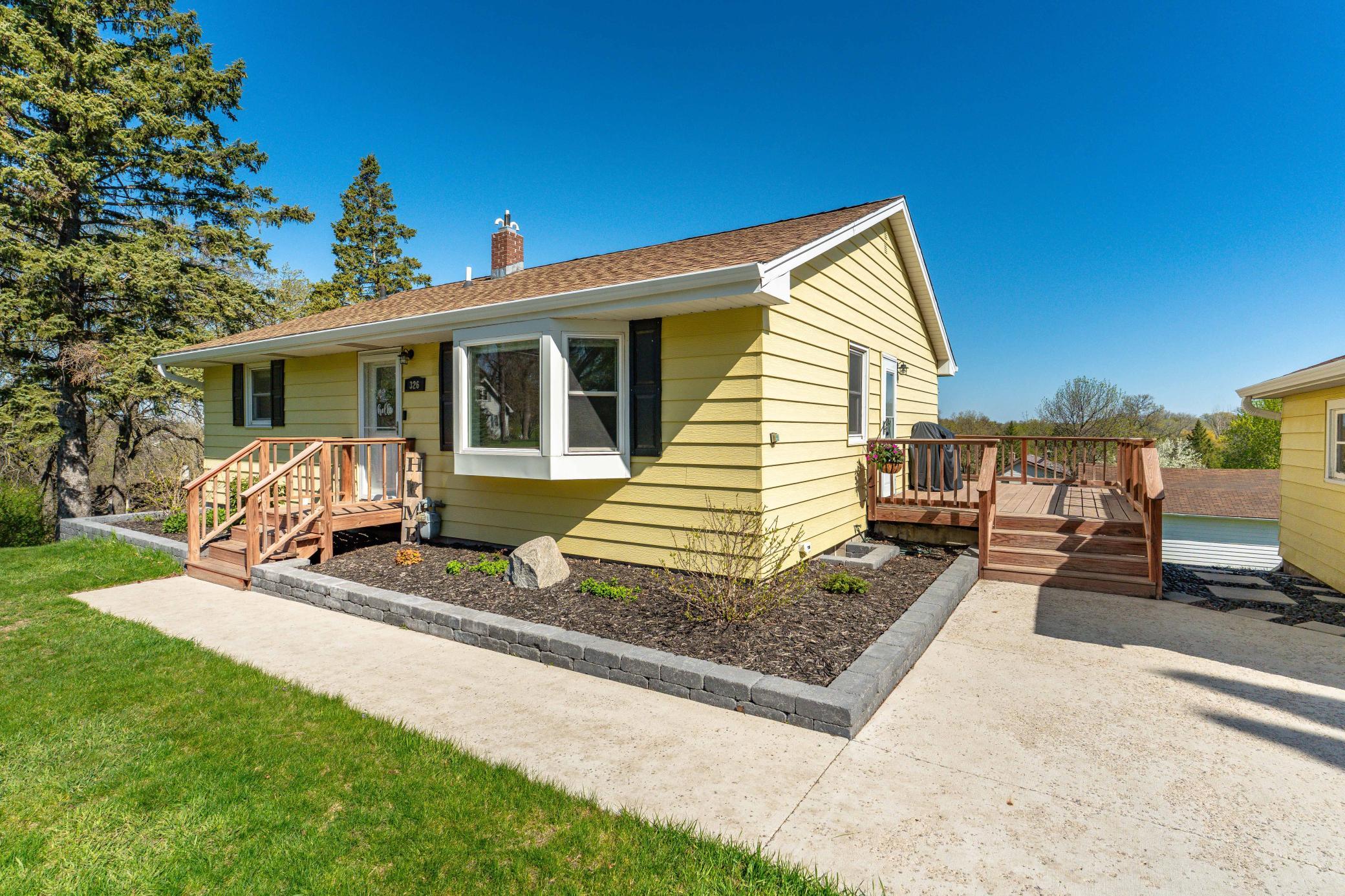 326 W Gustavus Avenue