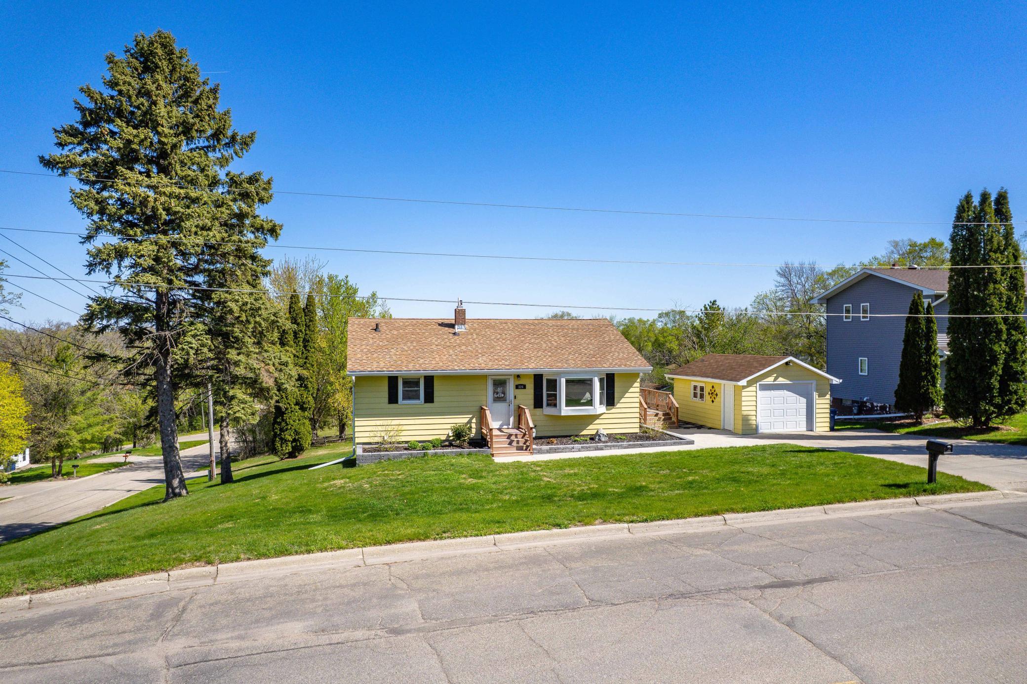 326 W Gustavus Avenue