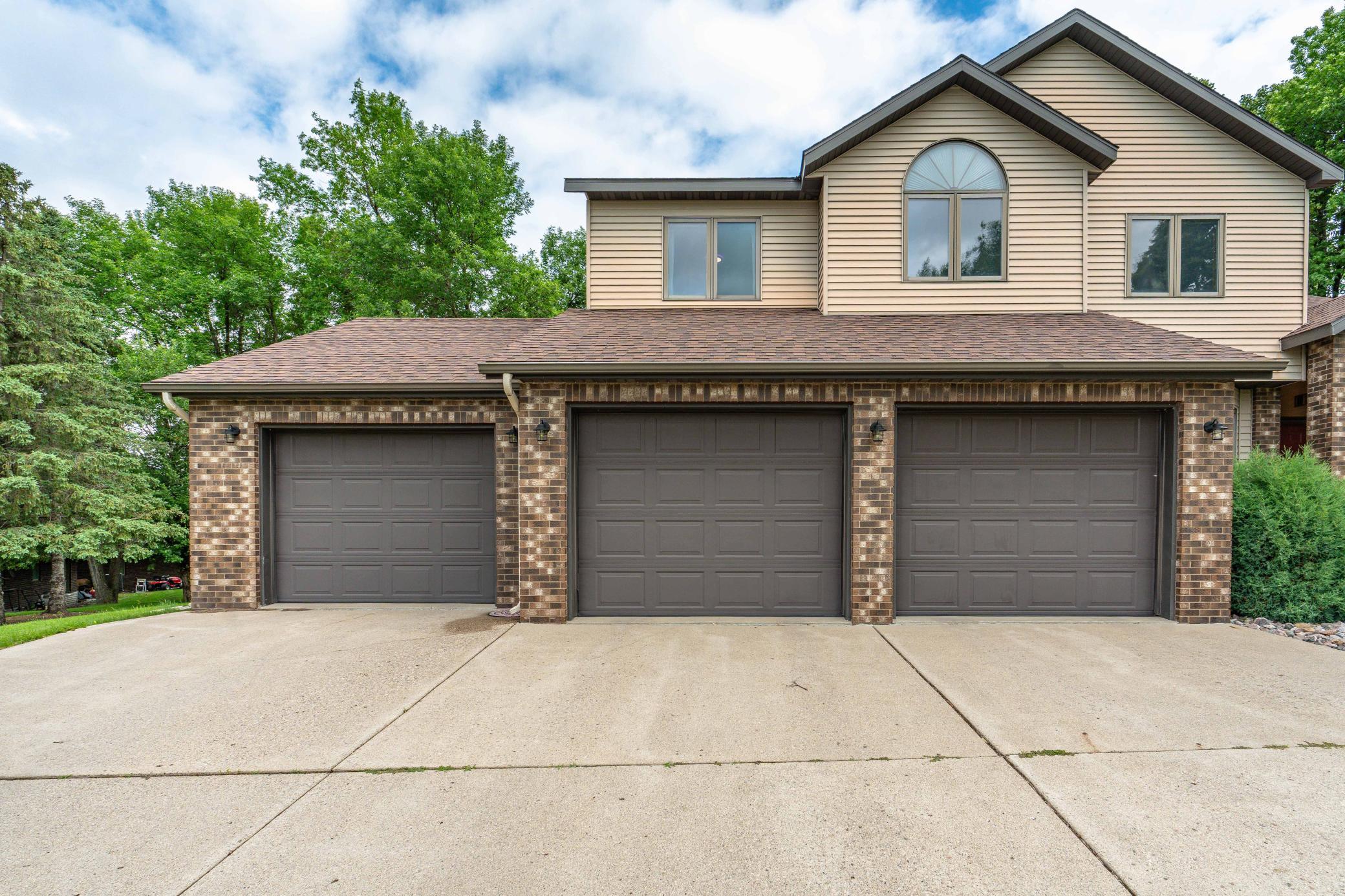 1098 Westside Drive
