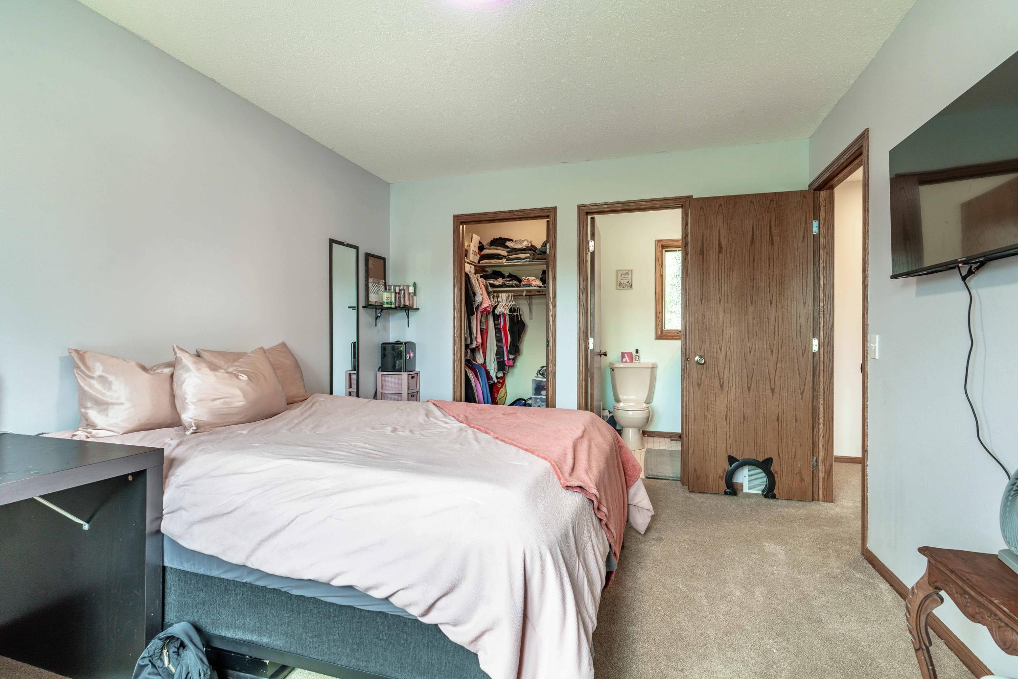 1098 Westside Drive