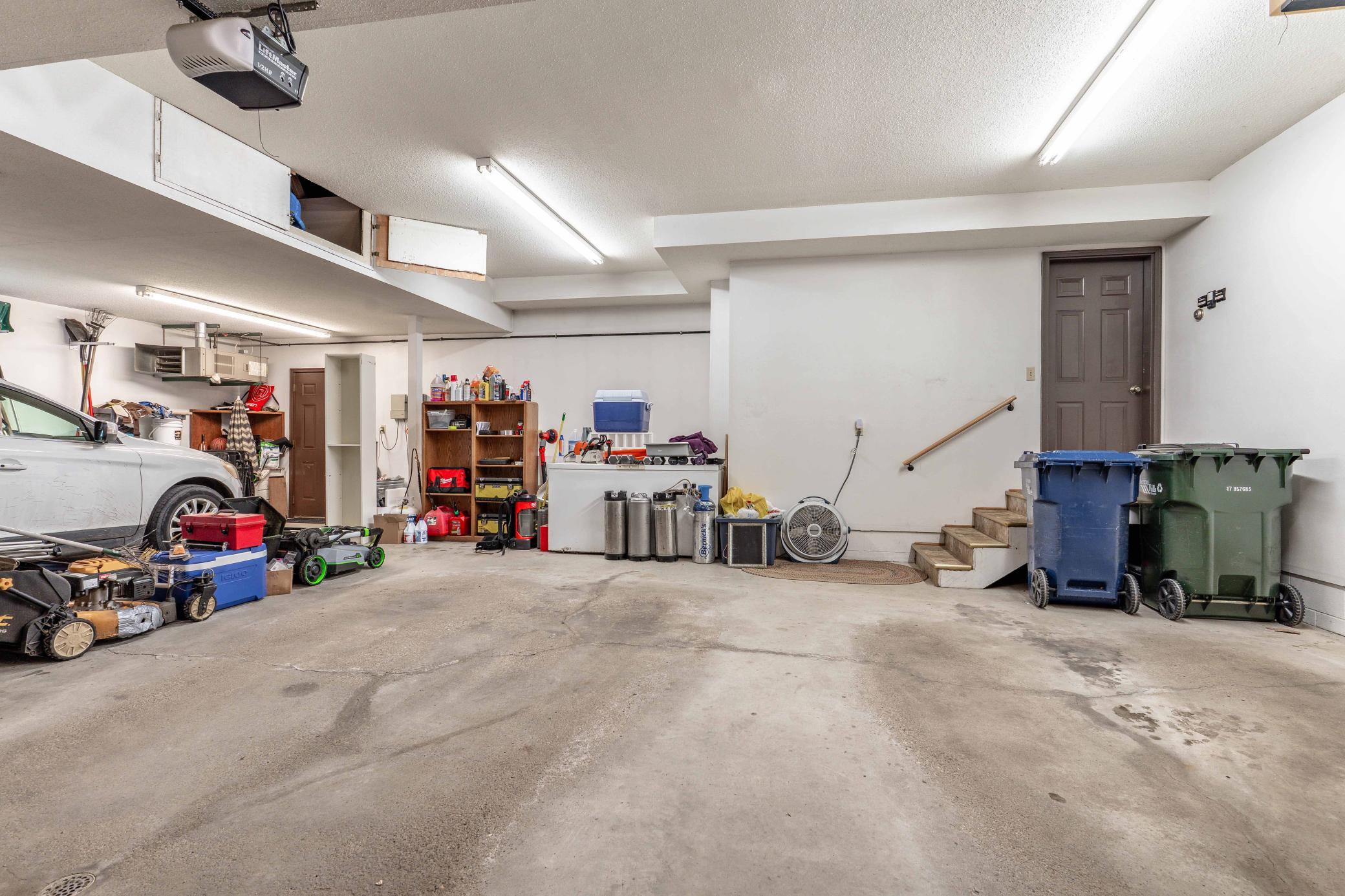 1098 Westside Drive