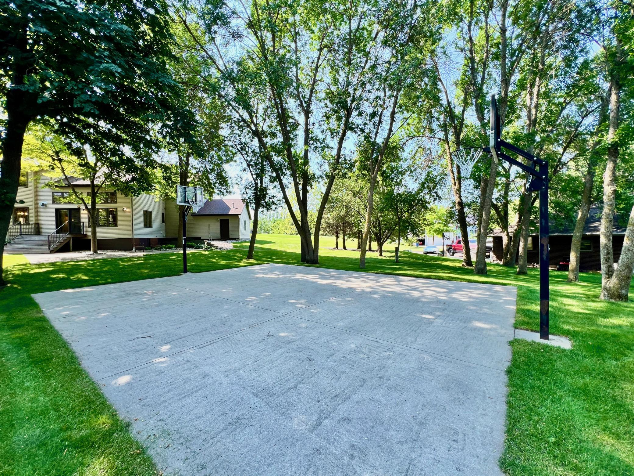1098 Westside Drive