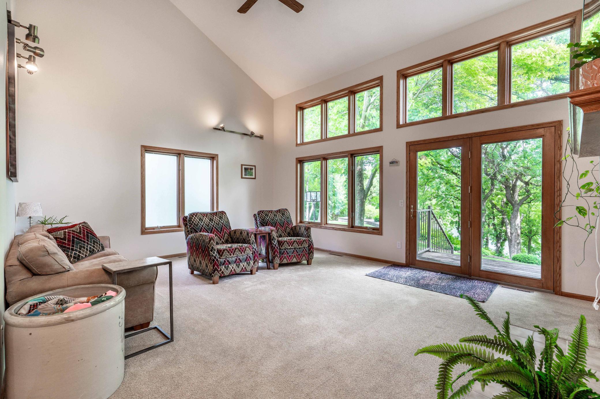 1098 Westside Drive