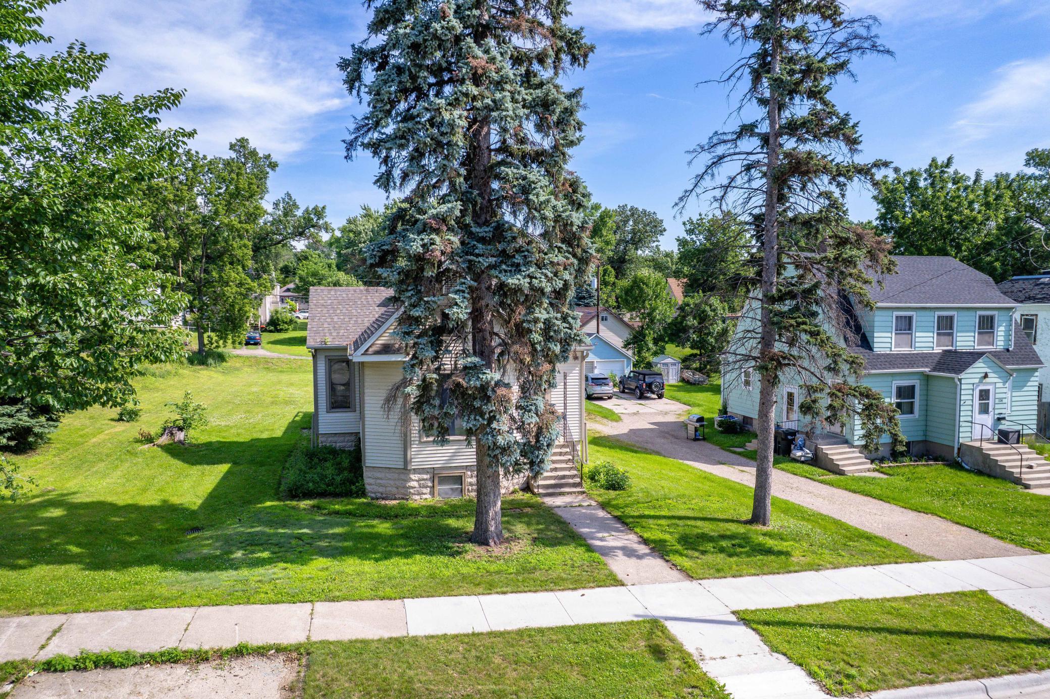 528 W Summit Avenue