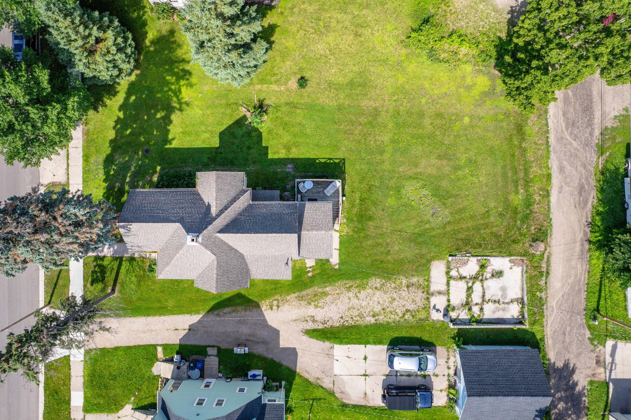 528 W Summit Avenue