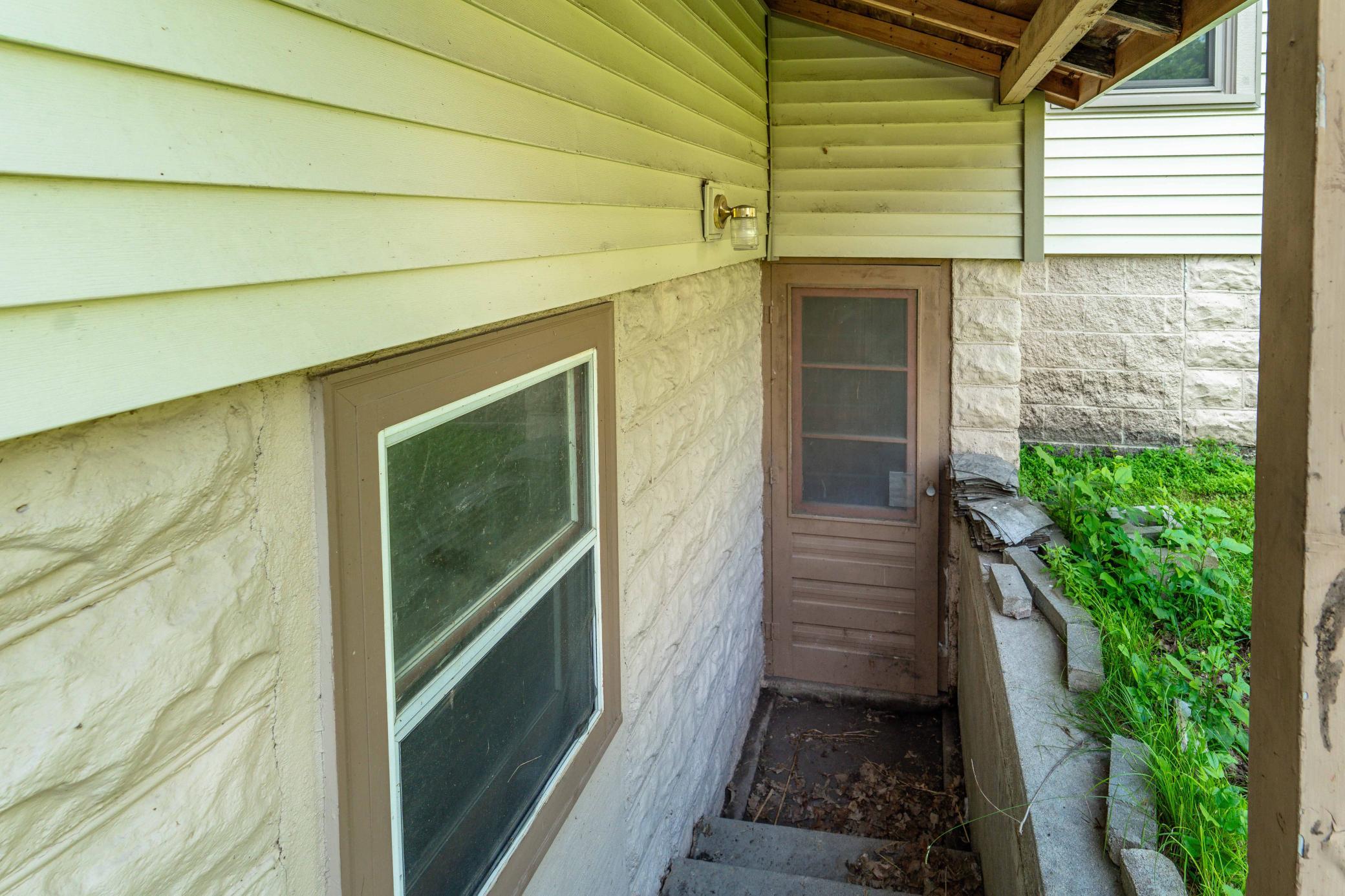 528 W Summit Avenue