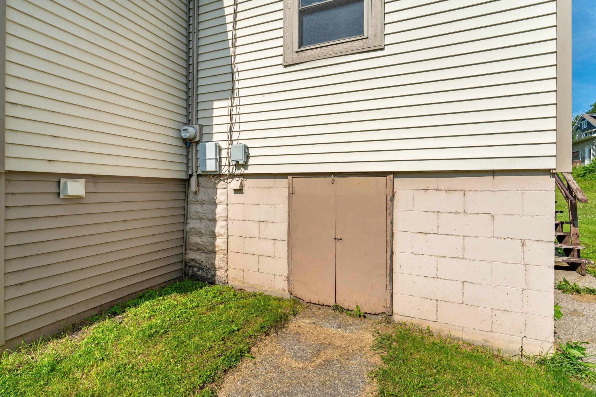 528 W Summit Avenue