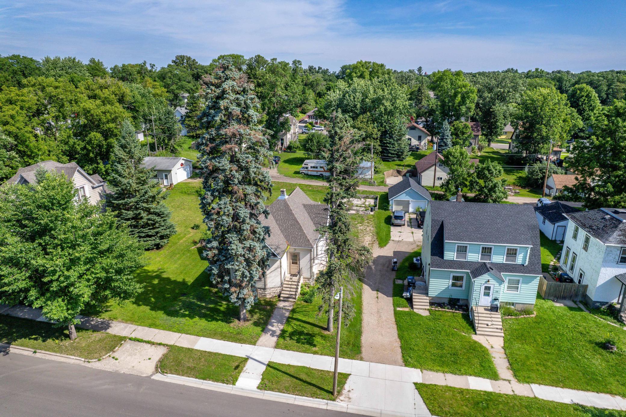 528 W Summit Avenue