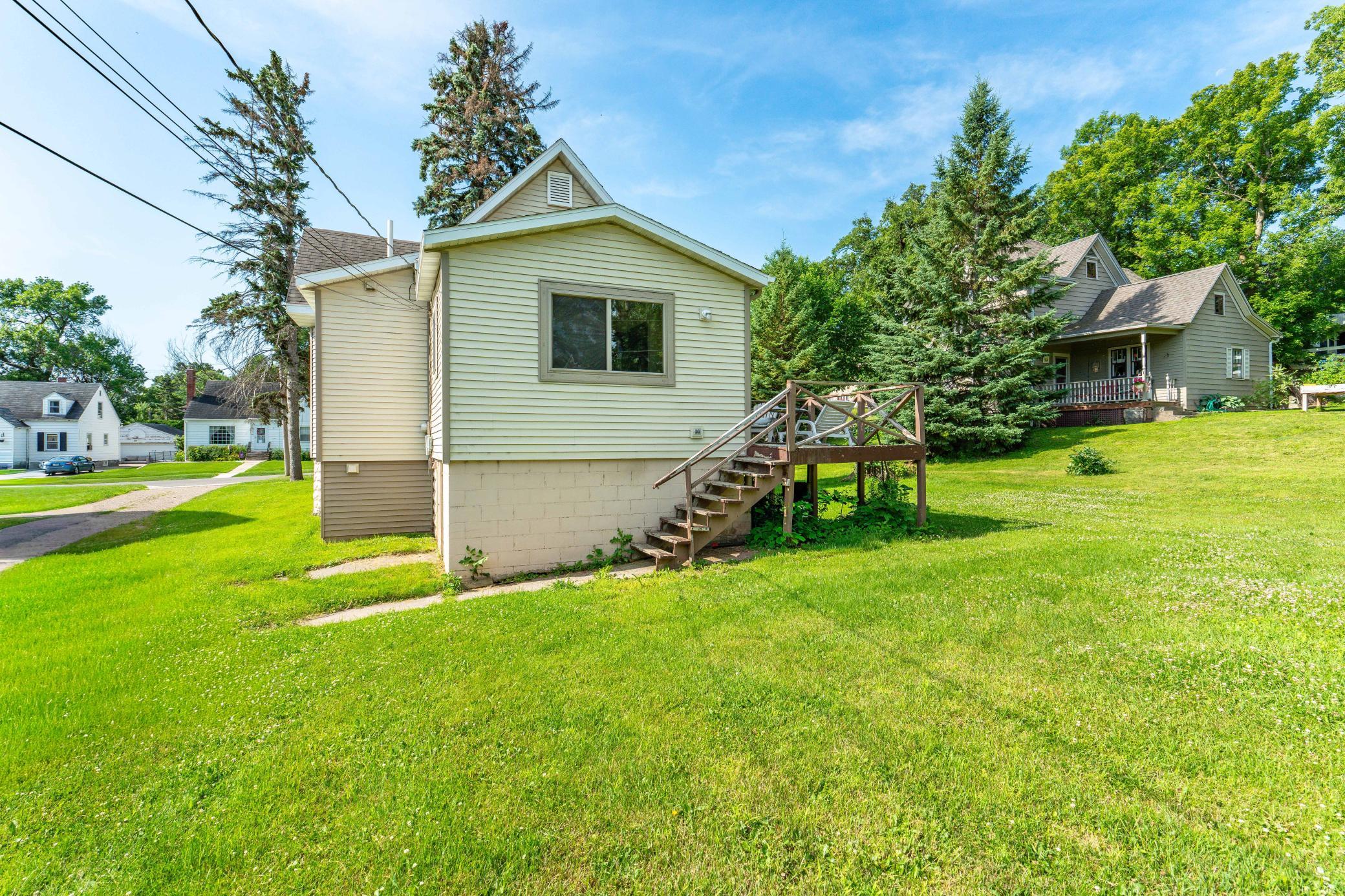 528 W Summit Avenue