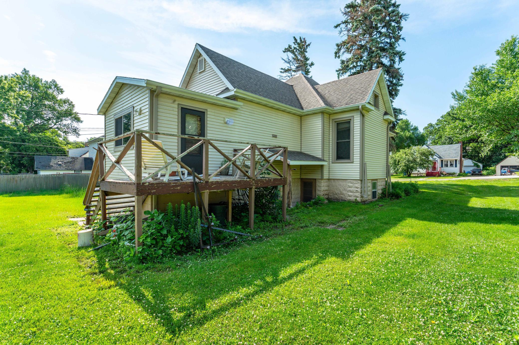 528 W Summit Avenue