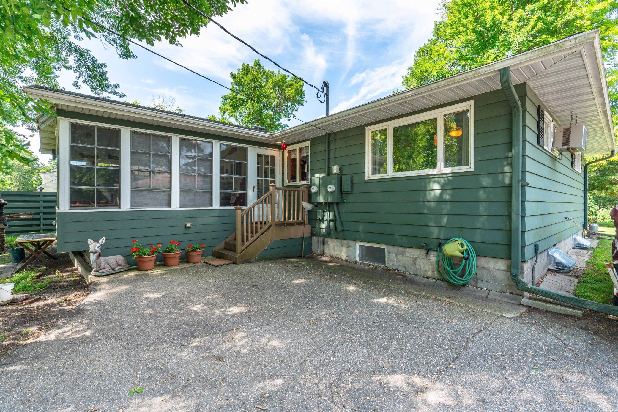 524 Guttenberg Heights