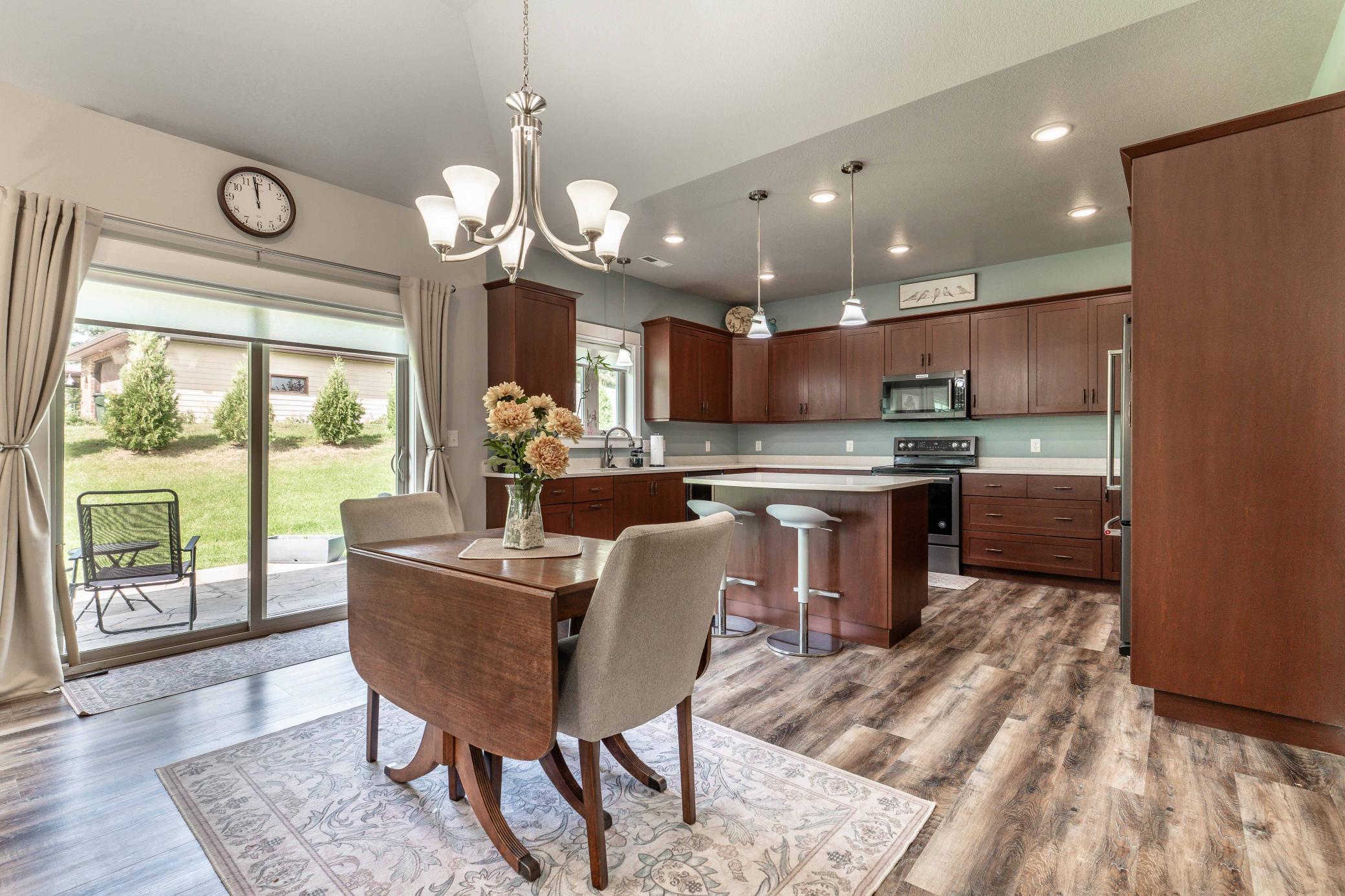740 Oak Trail