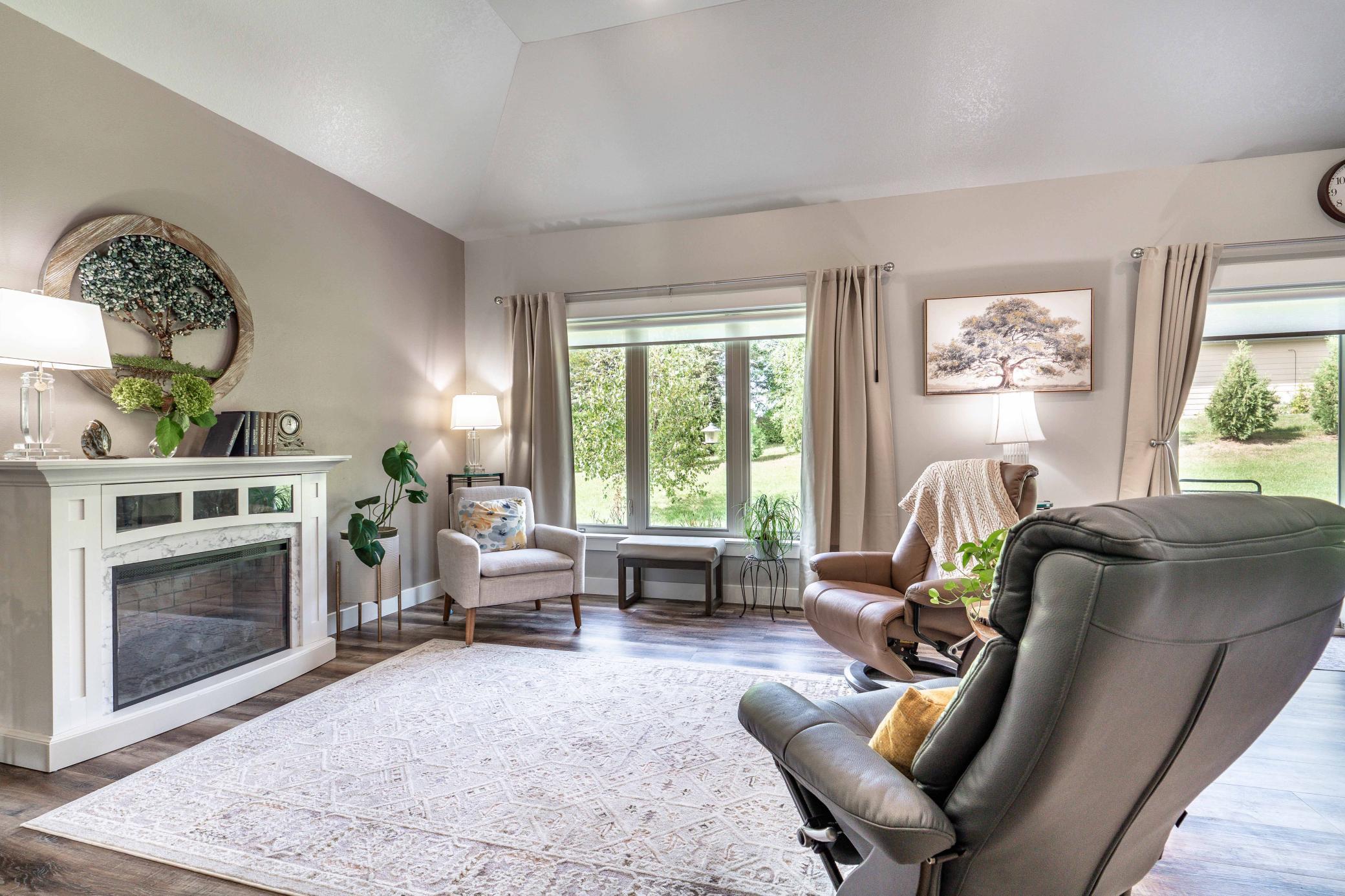 740 Oak Trail