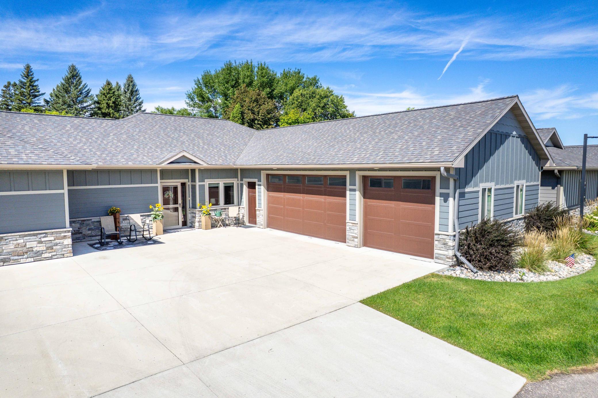 740 Oak Trail