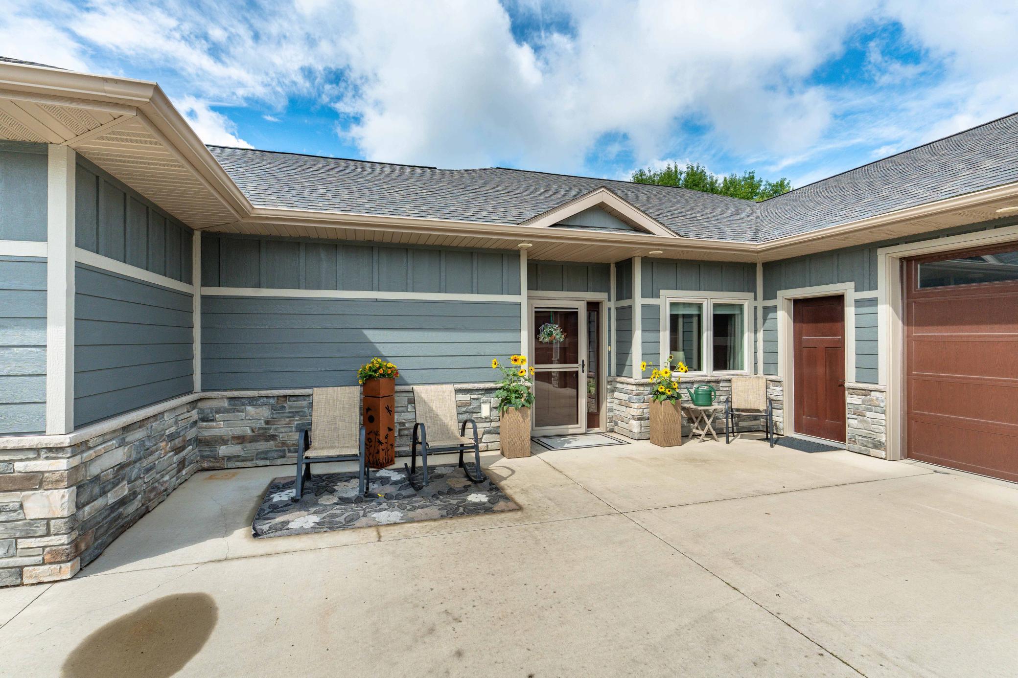 740 Oak Trail