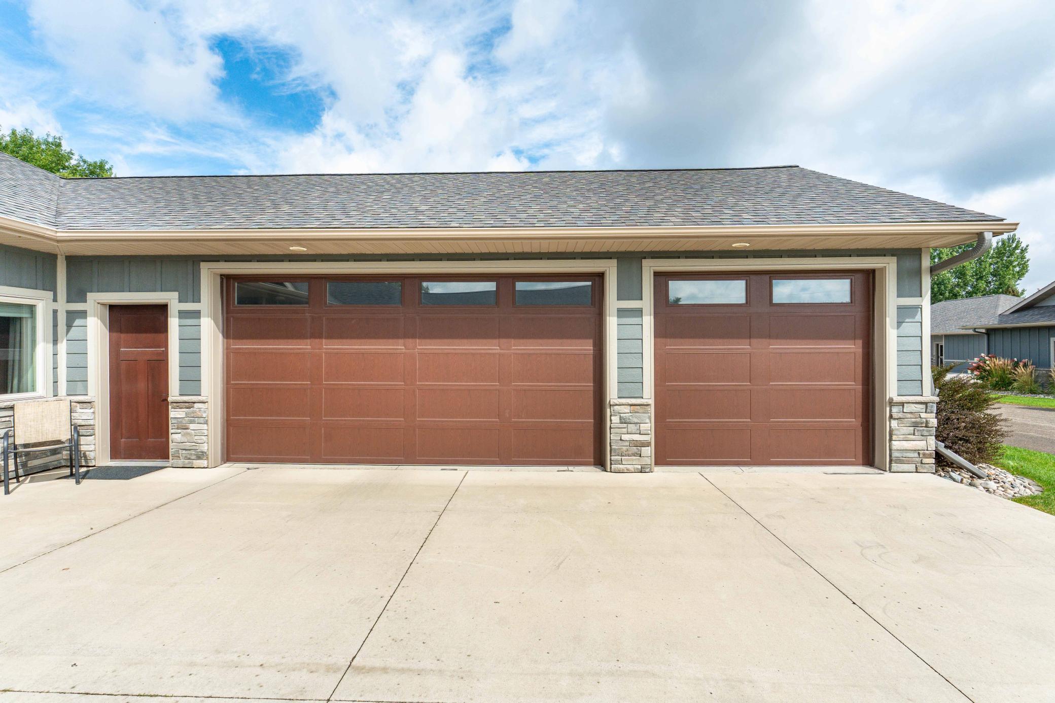 740 Oak Trail