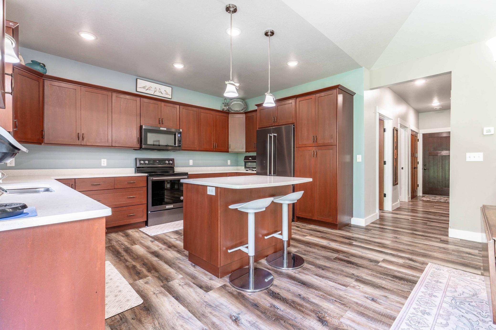 740 Oak Trail