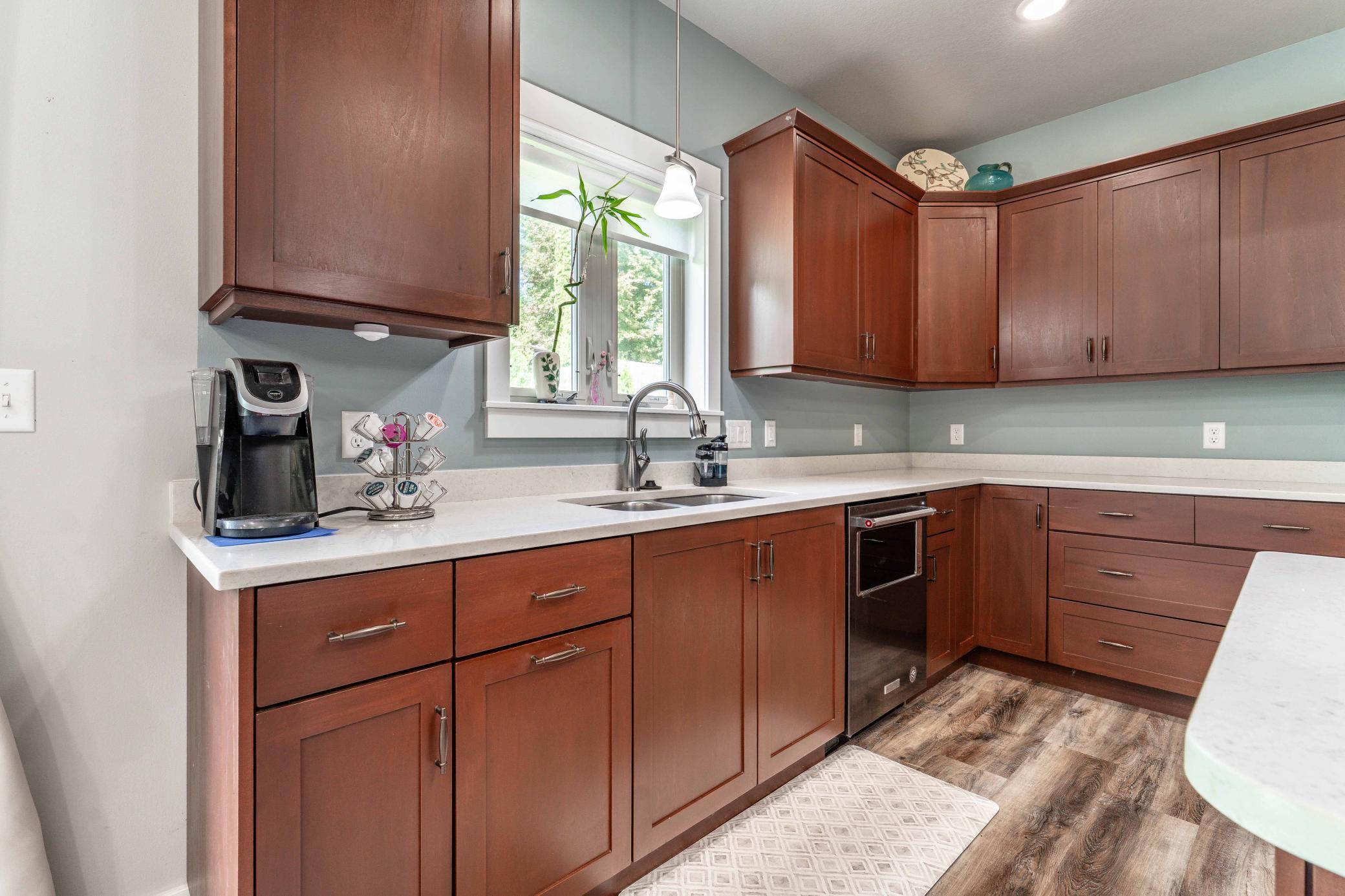 740 Oak Trail