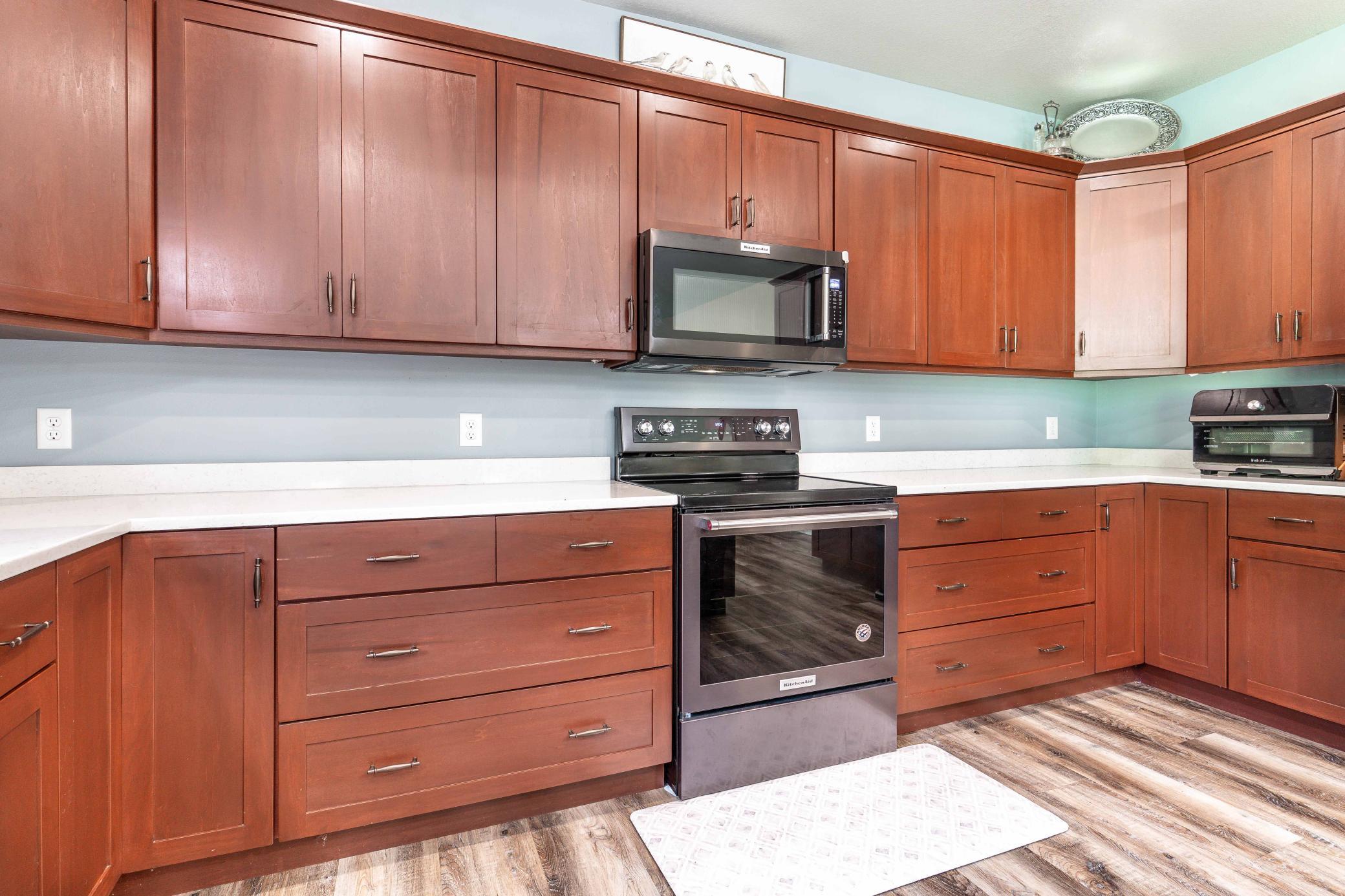 740 Oak Trail