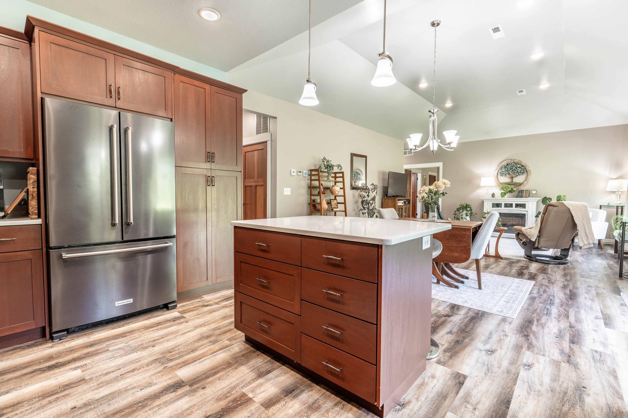 740 Oak Trail