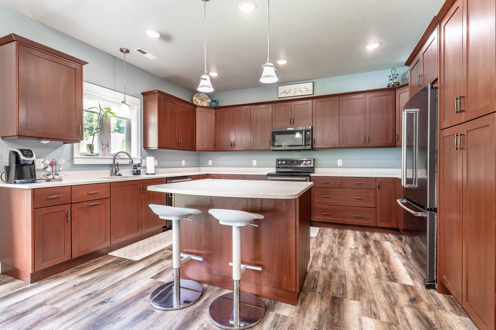 740 Oak Trail