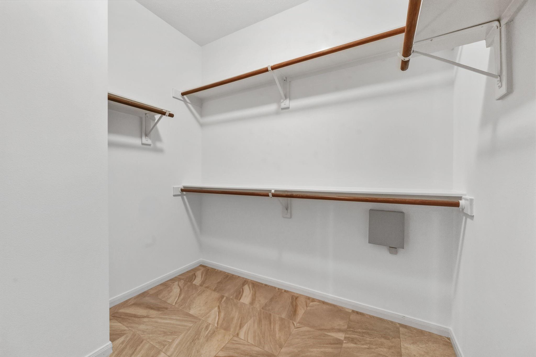 20814 Lake Park Trail