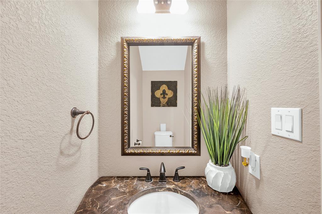 5802 Vineyard Creek Lane