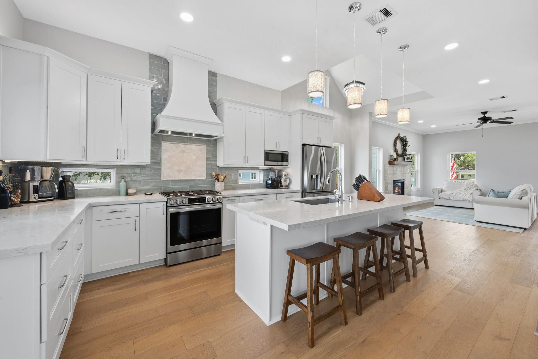 3405 Oak Alley Court