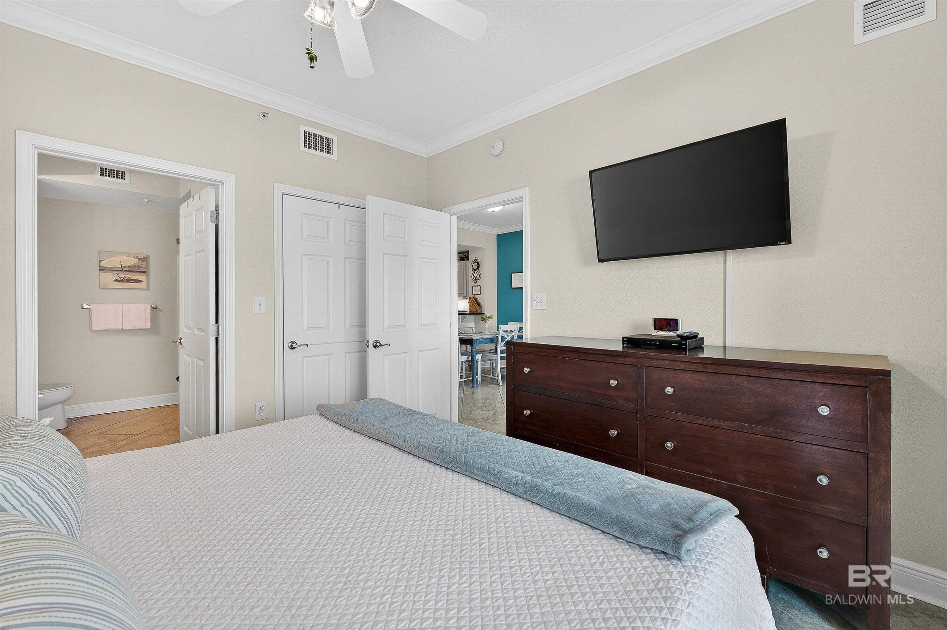 1010 W Beach Boulevard 706