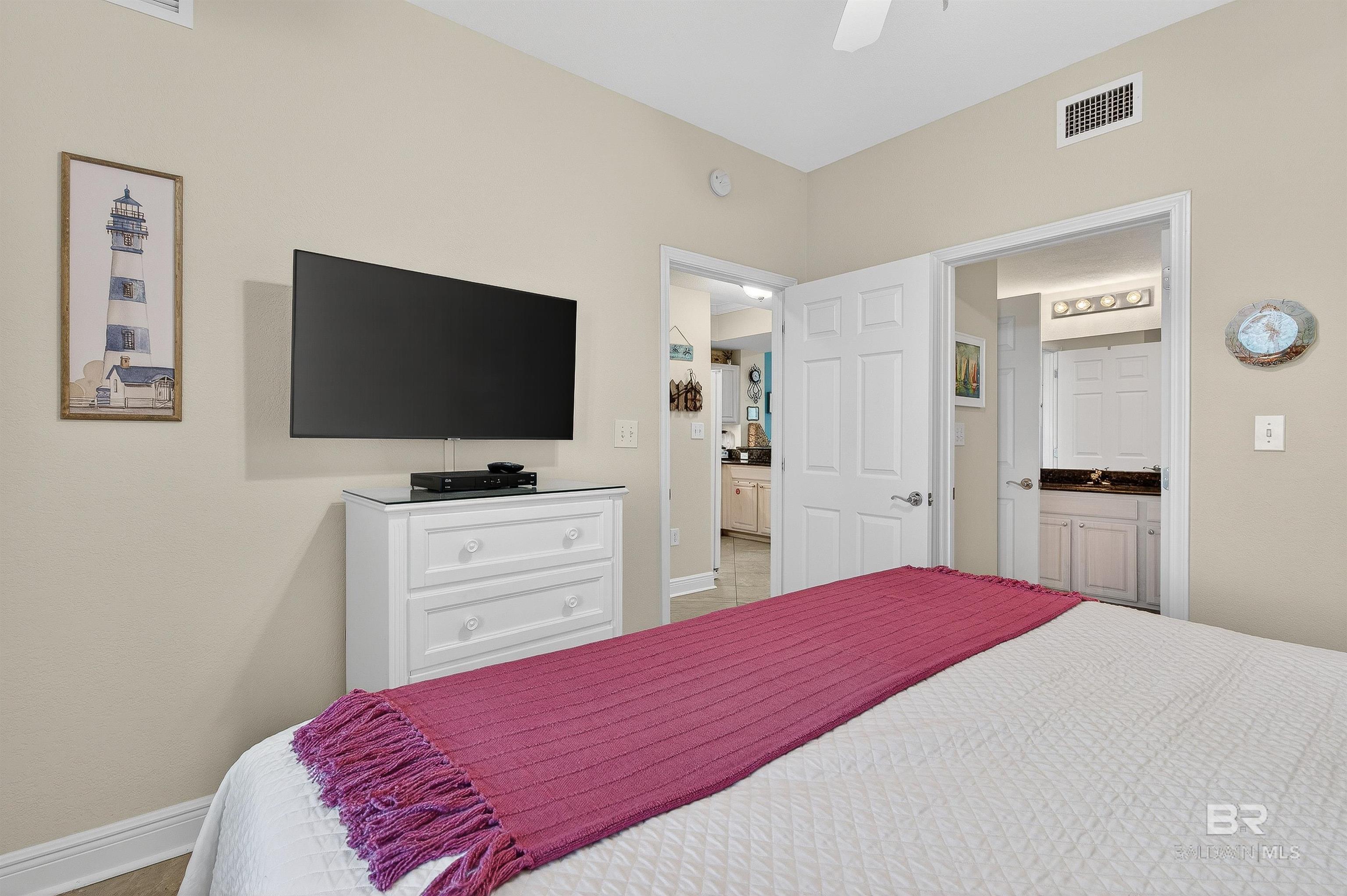 1010 W Beach Boulevard 706